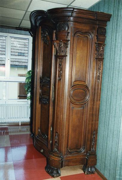 armoire (vue de profil)