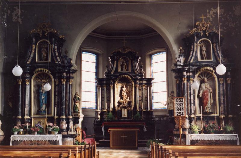 Autel, retable, 4 statues : Immaculée Conception, saint Joseph (?), sainte Marguerite, sainte Marie-Madeleine (autel secondaire)