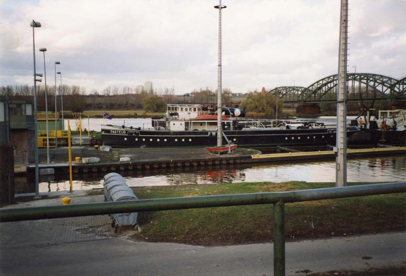 remorqueur fluvial ''Le Pasteur''; construit à Linz (Autriche) en 1914