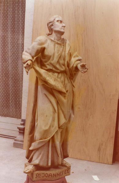 statue : Saint Jean l'Evangéliste