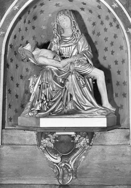 Groupe sculpté : Vierge de Pitié