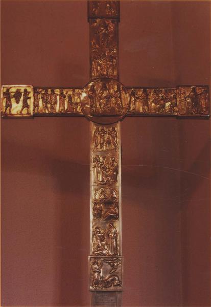 croix-reliquaire de procession, copie de la croix de Niedermunster, vue générale - © Ministère de la Culture (France), Médiathèque du patrimoine et de la photographie (objets mobiliers), tous droits réservés