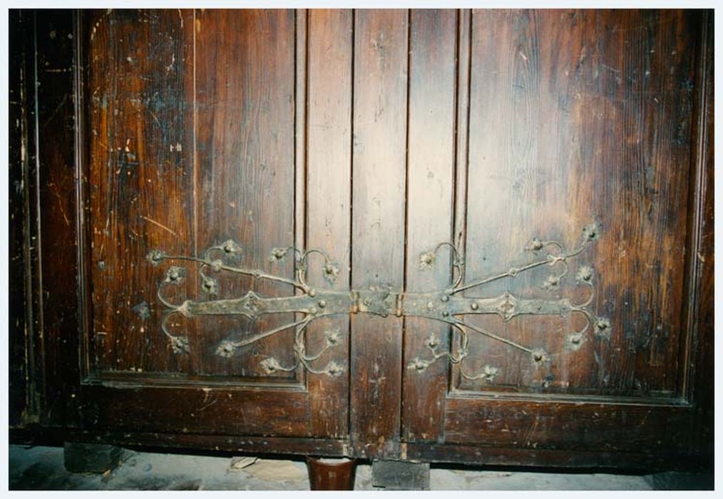 détail, meuble de sacristie (armoire de sacristie) et pentures, n°2