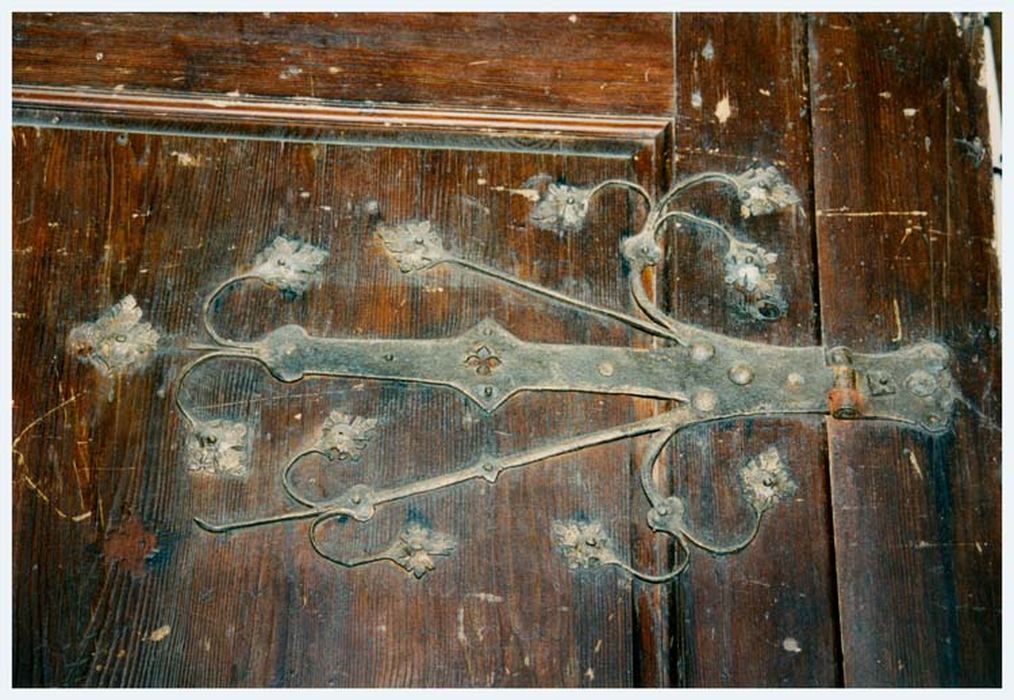 détail, meuble de sacristie (armoire de sacristie) et pentures, n°4