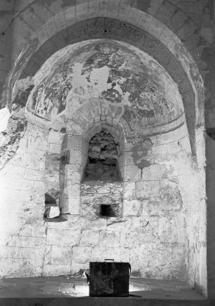 Intérieur : transept nord, absidiole avec voûte en cul-de-four