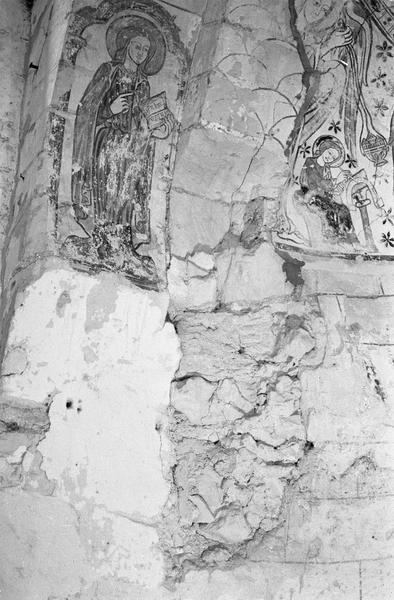 Peinture monumentale, transept nord, absidiole : sainte Catherine (avant restauration)