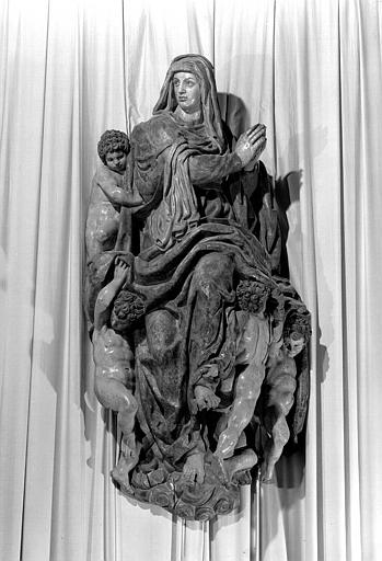 Statue en bois de la Vierge de l'Assomption - © Ministère de la Culture (France), Médiathèque du patrimoine et de la photographie, diffusion RMN-GP