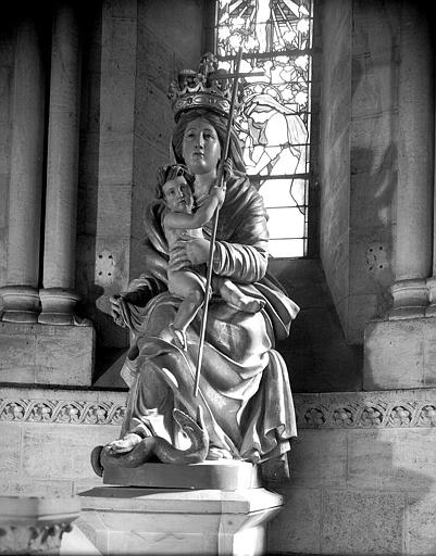 Vierge à l'Enfant assise de Notre-Dame de Consolation, en bois