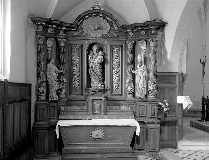 Retable en bois de la Vierge