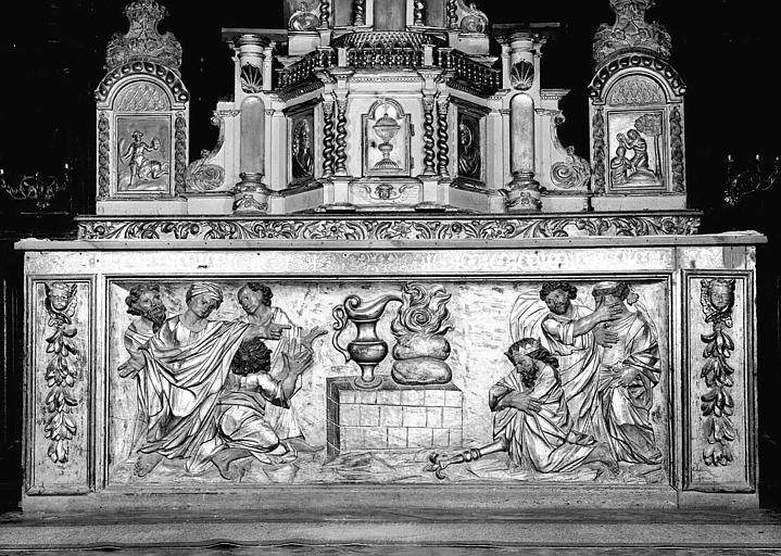 Retable en bois du maître-autel, détail