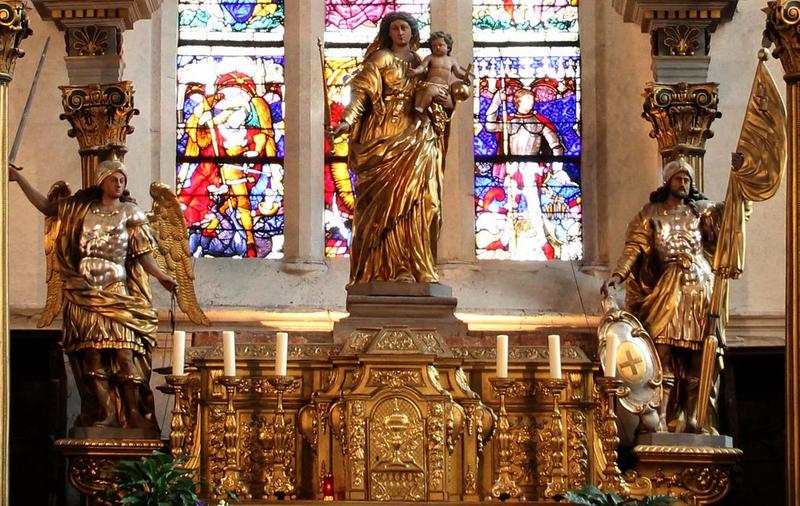 tabernacle du maître-autel, statues : Vierge à l'Enfant, saint Michel, saint Gangolphe, vue générale