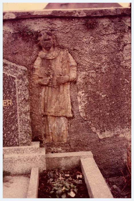 bas-relief : saint diacre (saint Étienne ?)