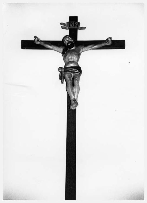 Statue : Christ en croix