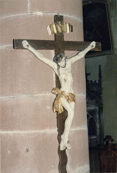 Croix : Christ en croix