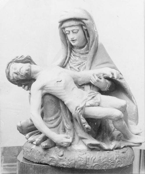 Groupe sculpté : Vierge de Pitié