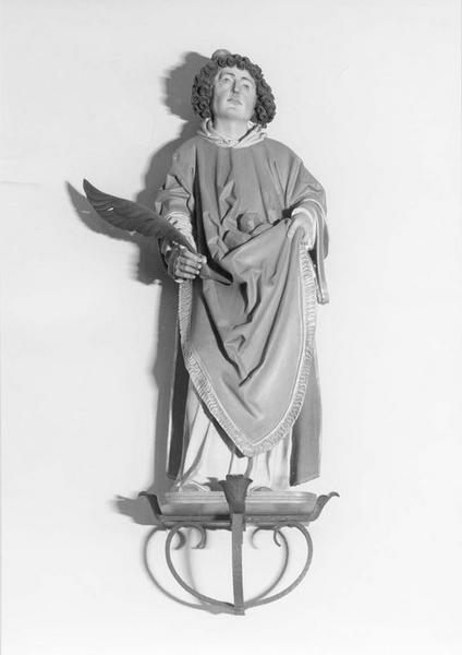 statue : saint Etienne, vue générale