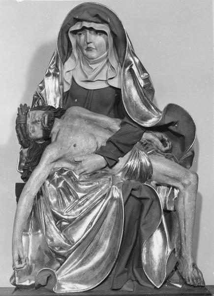 Groupe sculpté : Vierge de Pitié