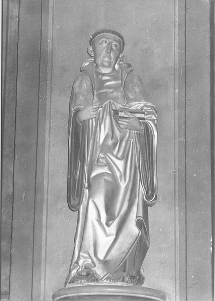 4 statues : sainte Barbe, sainte Catherine d'Alexandrie, sainte Marguerite d'Antioche, saint Benoît de Nursie (?)