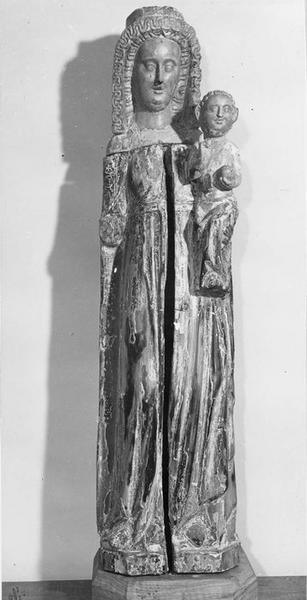 statue : Vierge à l'Enfant, vue générale - © Ministère de la Culture (France), Médiathèque du patrimoine et de la photographie (objets mobiliers), tous droits réservés