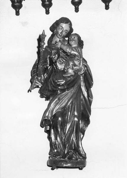 statue : Vierge à l' Enfant, vue générale - © Ministère de la Culture (France), Médiathèque du patrimoine et de la photographie (objets mobiliers), tous droits réservés