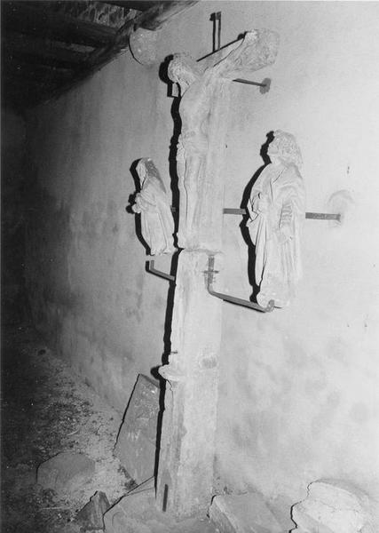 groupe sculpté : la Crucifixion, dit croix de saint Jacques, vue générale - © Ministère de la Culture (France), Médiathèque du patrimoine et de la photographie (objets mobiliers), tous droits réservés