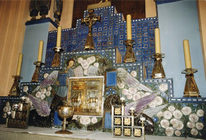garniture d'autel : chandeliers d'autel, croix d'autel, vue générale - © Ministère de la Culture (France), Médiathèque du patrimoine et de la photographie (objets mobiliers), tous droits réservés
