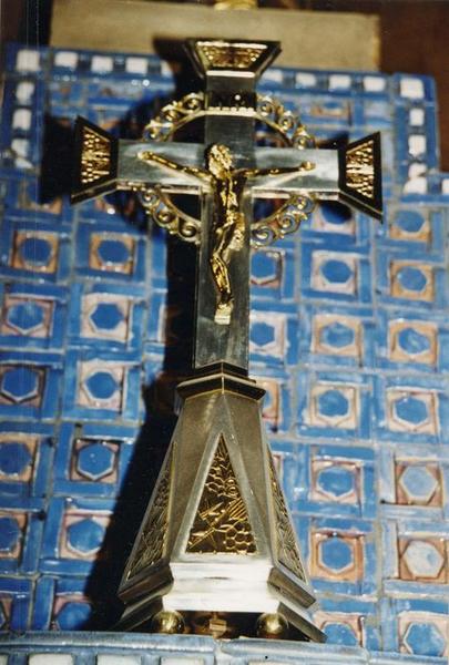 garniture d'autel : croix d'autel, vue générale - © Ministère de la Culture (France), Médiathèque du patrimoine et de la photographie (objets mobiliers), tous droits réservés