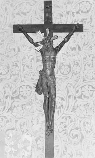 Croix : Christ en croix