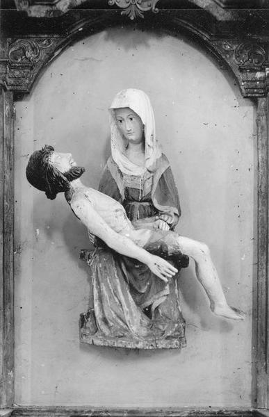 groupe sculpté : Vierge de Pitié, vue générale - © Ministère de la Culture (France), Médiathèque du patrimoine et de la photographie (objets mobiliers), tous droits réservés