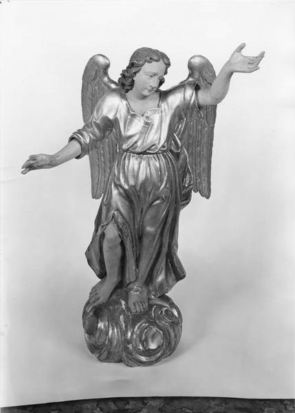 statue : ange, vue générale