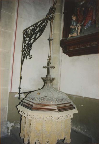 fonts baptismaux et leur couvercle, barre de tirage et potence, vue générale - © Ministère de la Culture (France), Médiathèque du patrimoine et de la photographie (objets mobiliers), tous droits réservés