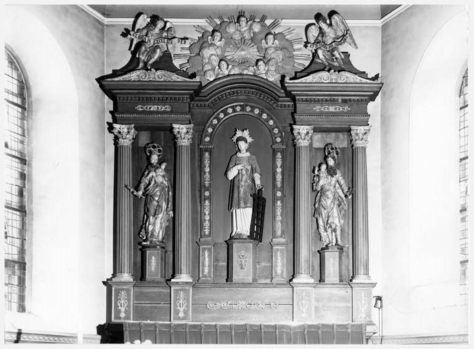 retable du maître-autel, statue de Saint Laurent et deux anges du couronnement