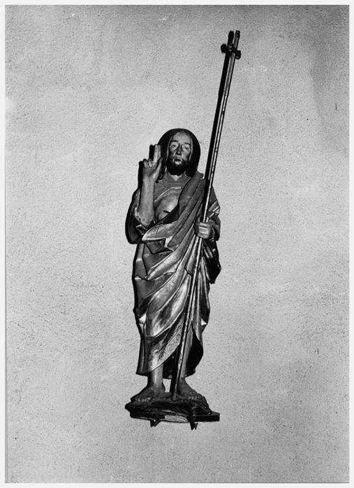 Statue : Christ ressuscité