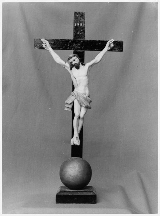 Statuette : Christ en croix