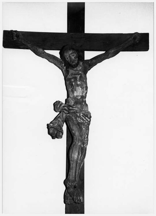 statue : Christ en croix