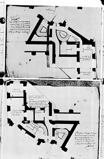 Deux plans des escaliers à l'angle de la cour de l'orangerie