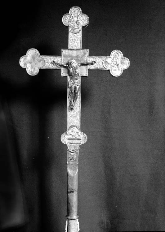 Croix processionnelle en cuivre, avers