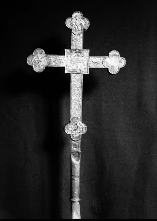 Croix processionnelle en cuivre, revers