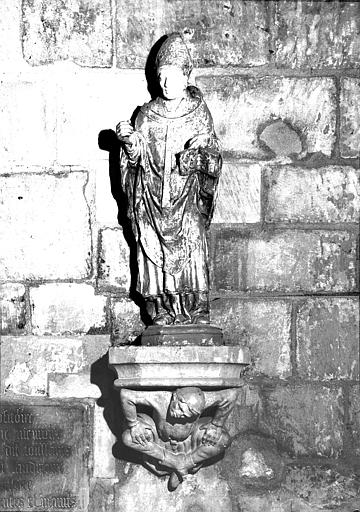 Statue d' Evêque, saint Gorgon (supposé), en pierre