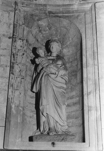 statue : Vierge à l'Enfant