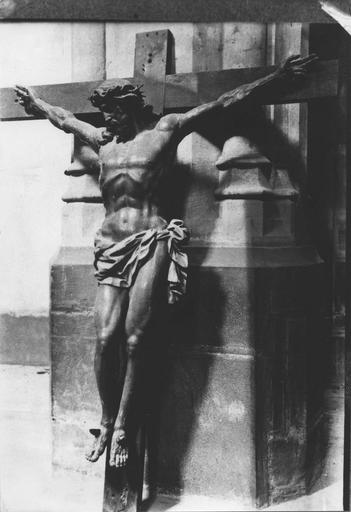 Statue : Christ en croix, bois sculpté, peint - © Ministère de la Culture (France), Médiathèque du patrimoine et de la photographie (objets mobiliers), tous droits réservés