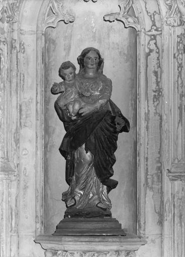 Groupe sculpté : Vierge à l'Enfant, bois sculpté, peint, doré