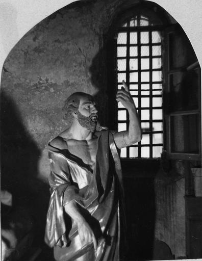 Statue : Saint Pierre, bois sculpté, peint, doré (trois quart droit) - © Ministère de la Culture (France), Médiathèque du patrimoine et de la photographie (objets mobiliers), tous droits réservés