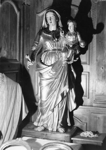 Statue de procession : Vierge à l'Enfant, bois sculpté, peint, doré