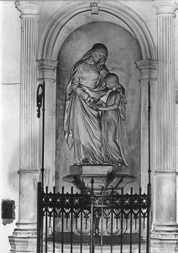 Groupe sculpté : L' Education de la Vierge, pierre sculptée
