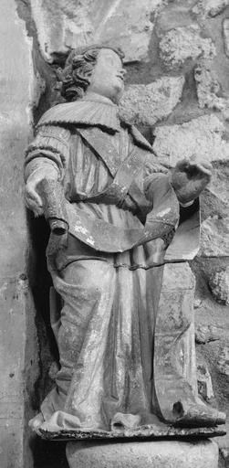 Statue : L' Annonciation, détail de l'archange Gabriel, pierre sculptée, peinte ; après restauration - © Ministère de la Culture (France), Médiathèque du patrimoine et de la photographie (objets mobiliers), tous droits réservés