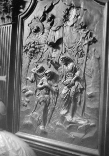 Bas-relief : Le Baptême du Christ, bois sculpté - © Ministère de la Culture (France), Médiathèque du patrimoine et de la photographie (objets mobiliers), tous droits réservés