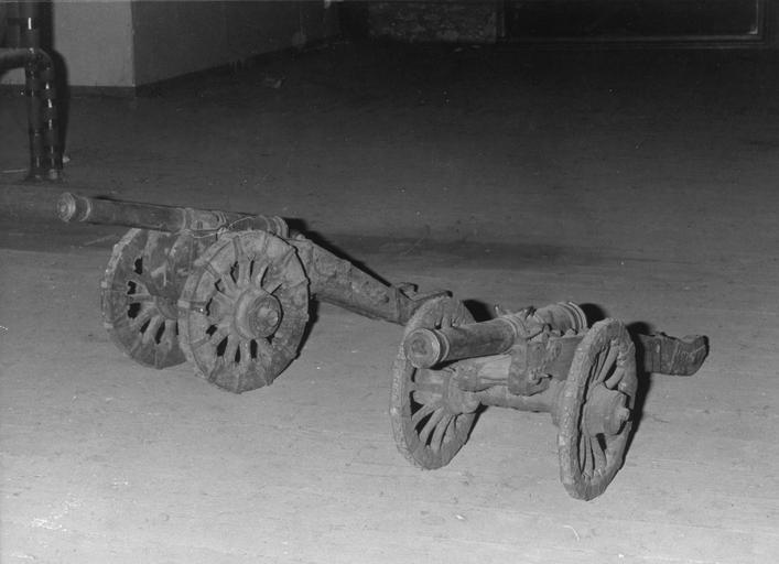 2 maquettes de canons, bronze, bois - © Ministère de la Culture (France), Médiathèque du patrimoine et de la photographie (objets mobiliers), tous droits réservés