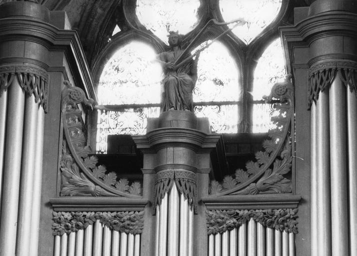 Buffet d'orgue, statue : Le roi David jouant de la harpe, bois sculpté