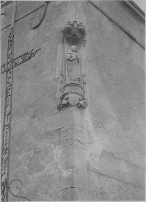 statue : Vierge à l'Enfant